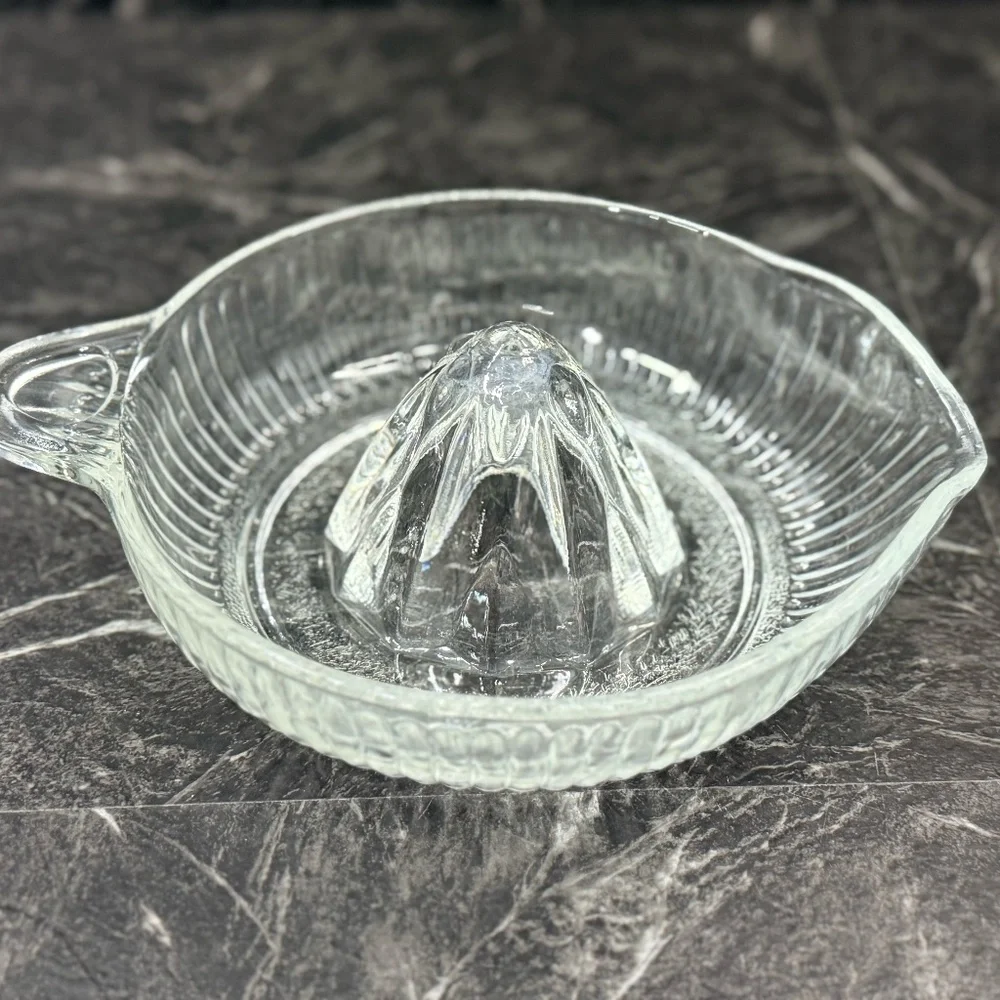 Glass Ribbed Citrus Juicer
